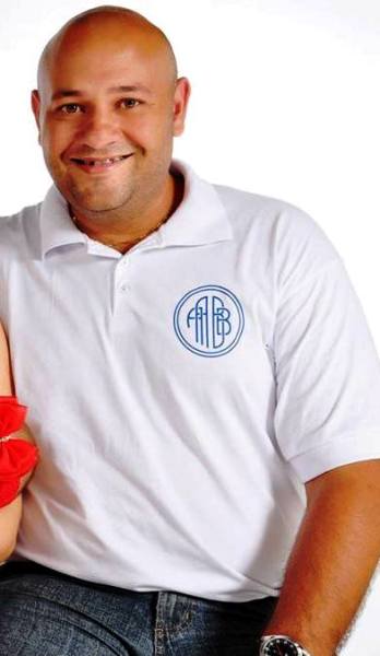 1463031_4935485884484_1175156205_n